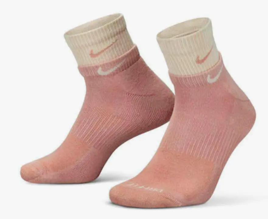 dot robinson share pink nike ankle socks photos