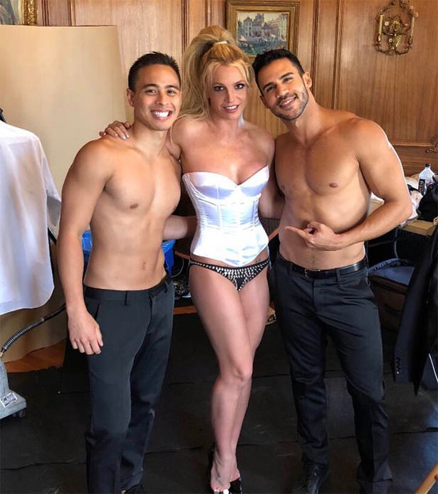 Britnay Spears No Underwear a vierzon