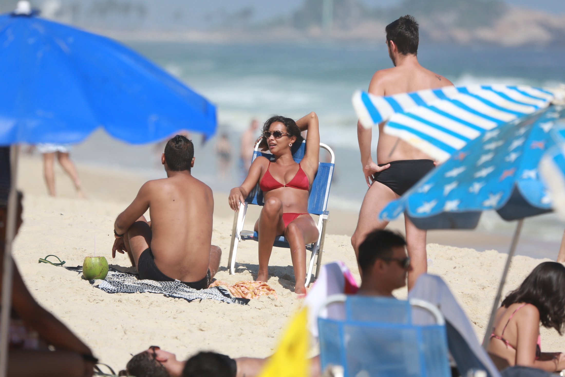 debbie wilton recommends paula abdul beach towel pic