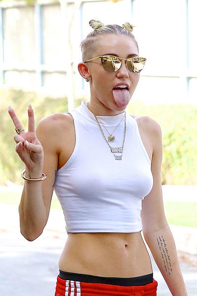 clint boulton recommends miley cyrus sexy tongue pic