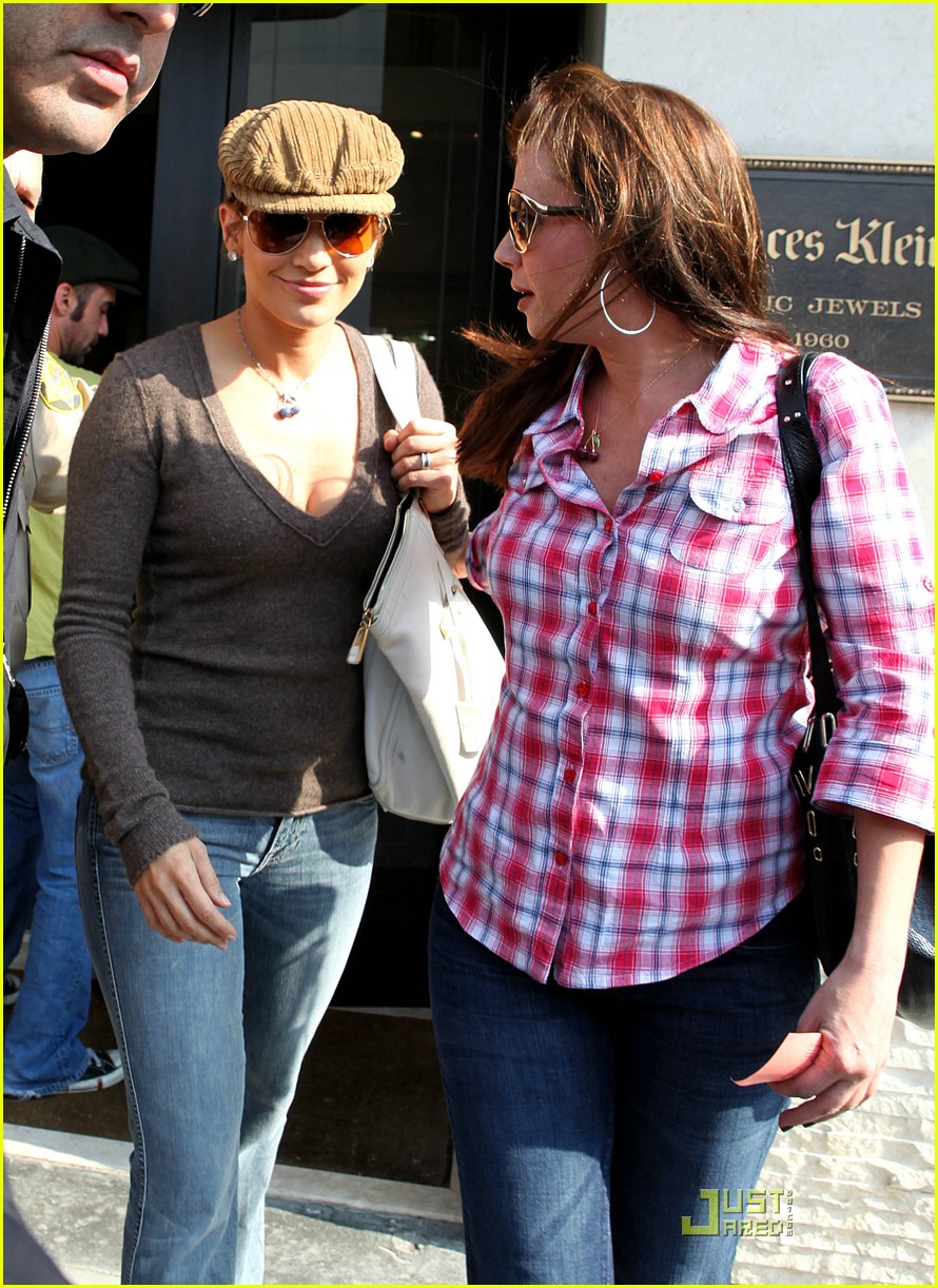 chuck heckler recommends leah remini in jeans pic