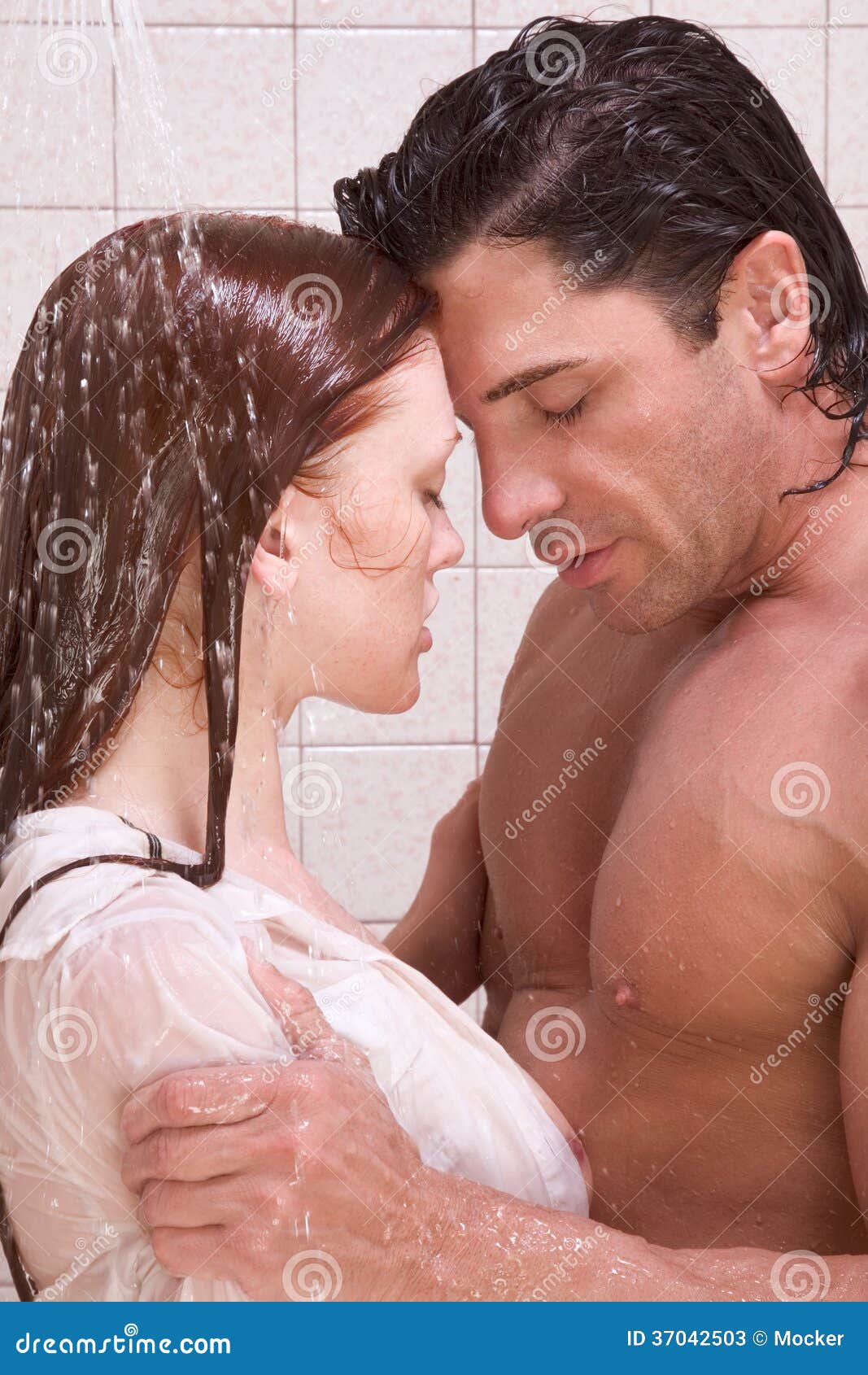 abdelrahman mahmod recommends people kissing in the shower pic