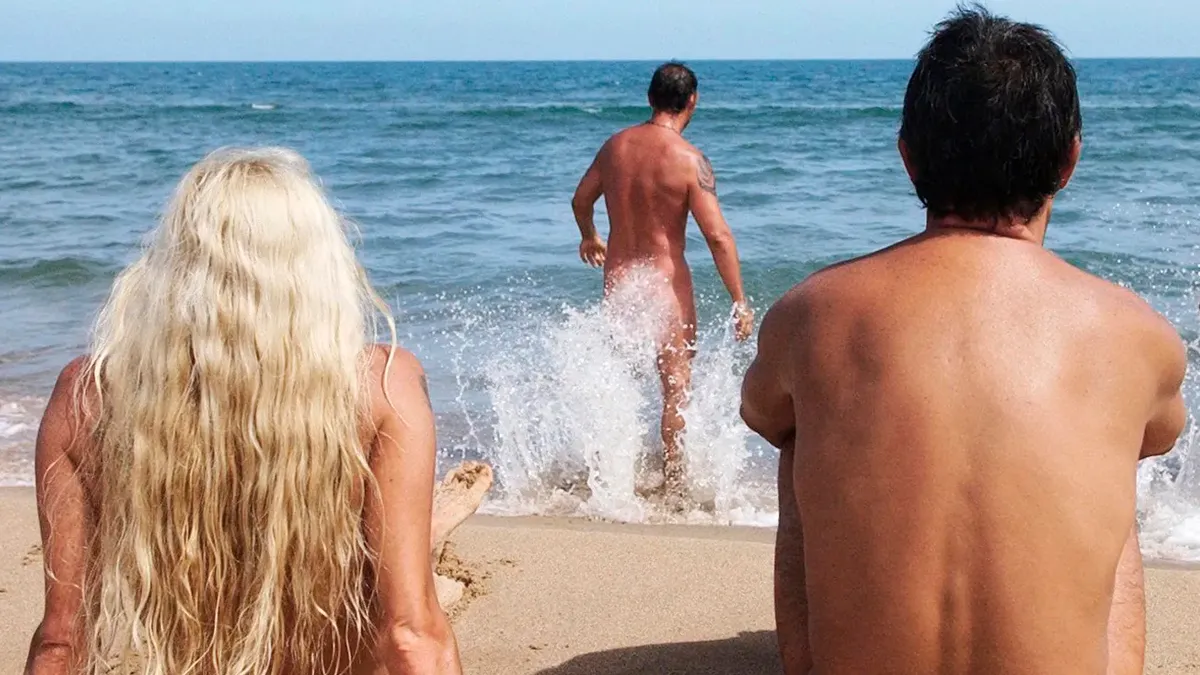 deborah beverly recommends Nude Beach Photoshoot