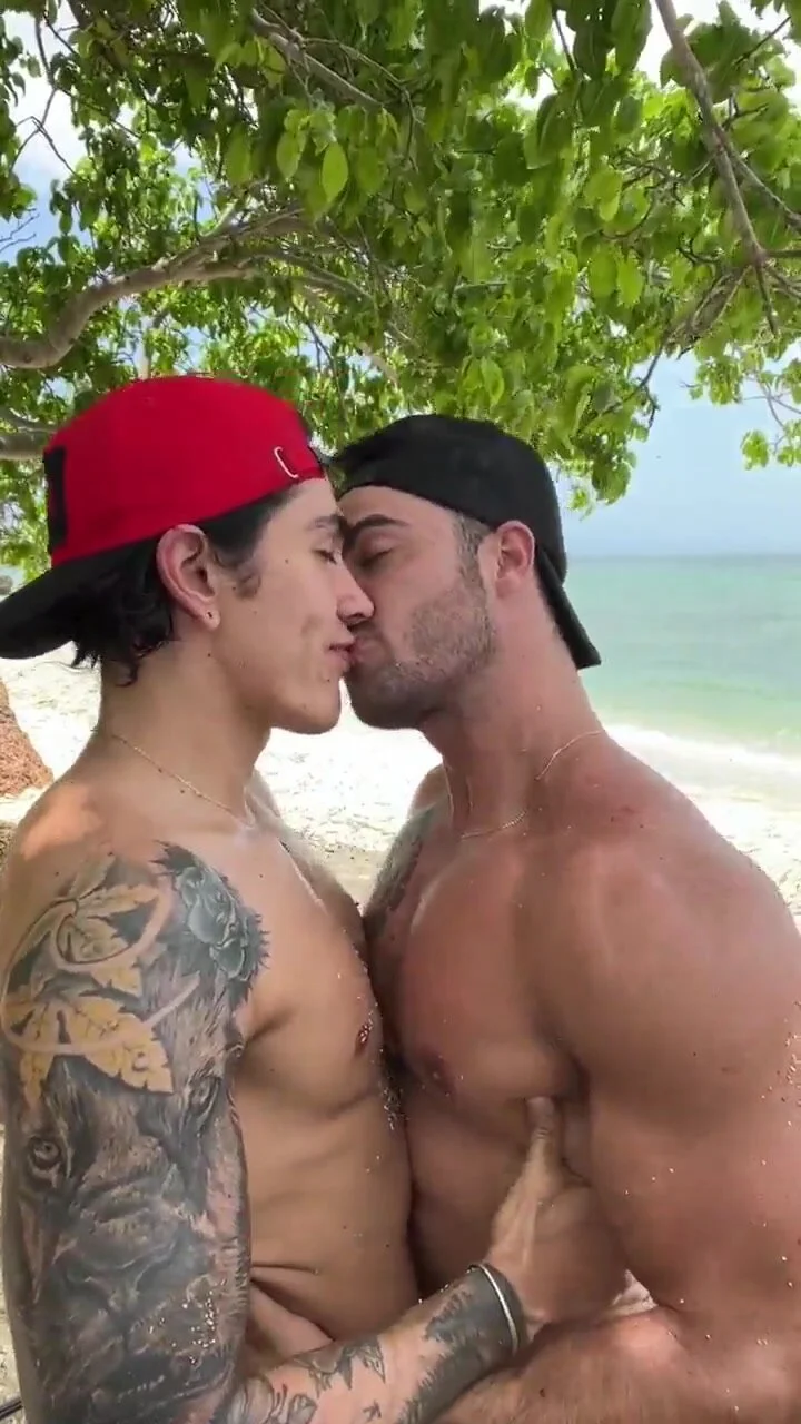 david pantojas add photo guys making out on the beach porn videos
