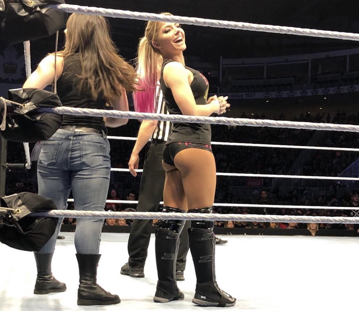 austin glaze recommends Wwe Divas Ass Pics