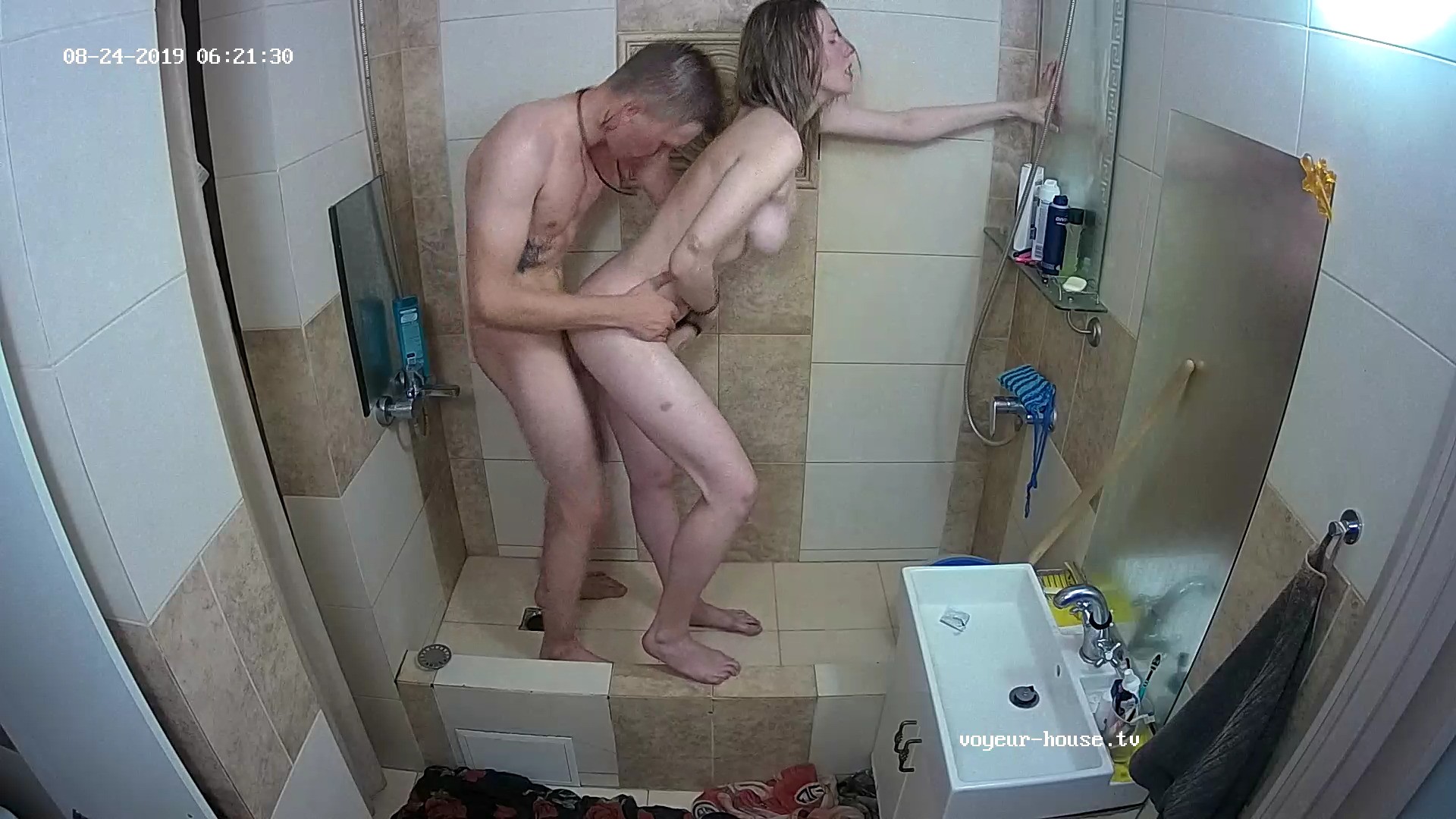 girls having sex in the shower