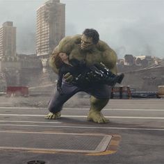 hulk and black widow smash