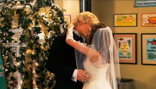 austin and ally kissing