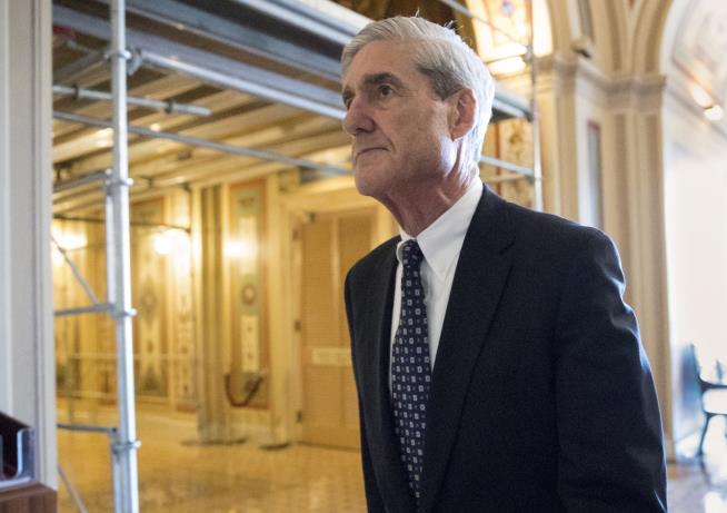 alex hillenbrand share mueller nude selfie photos