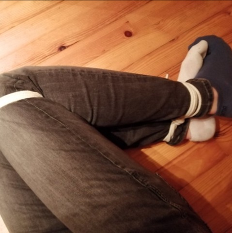 Tied Up Wearing Socks me webcam