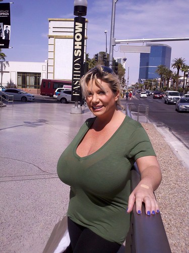 Big Tits At The Mall creampie seduction