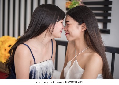 daniell anderson recommends Asian Lesbians Wet Kissing