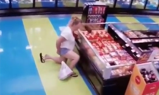 Woman Shits In Supermarket mandingo tumblr