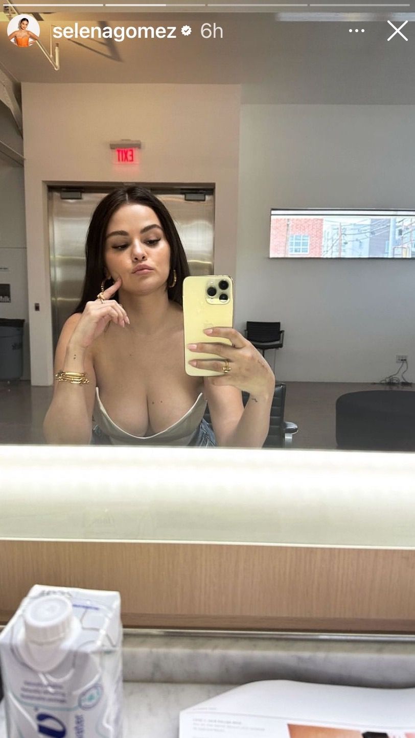 arlene azarcon recommends Selena Gomez Boobs Naked