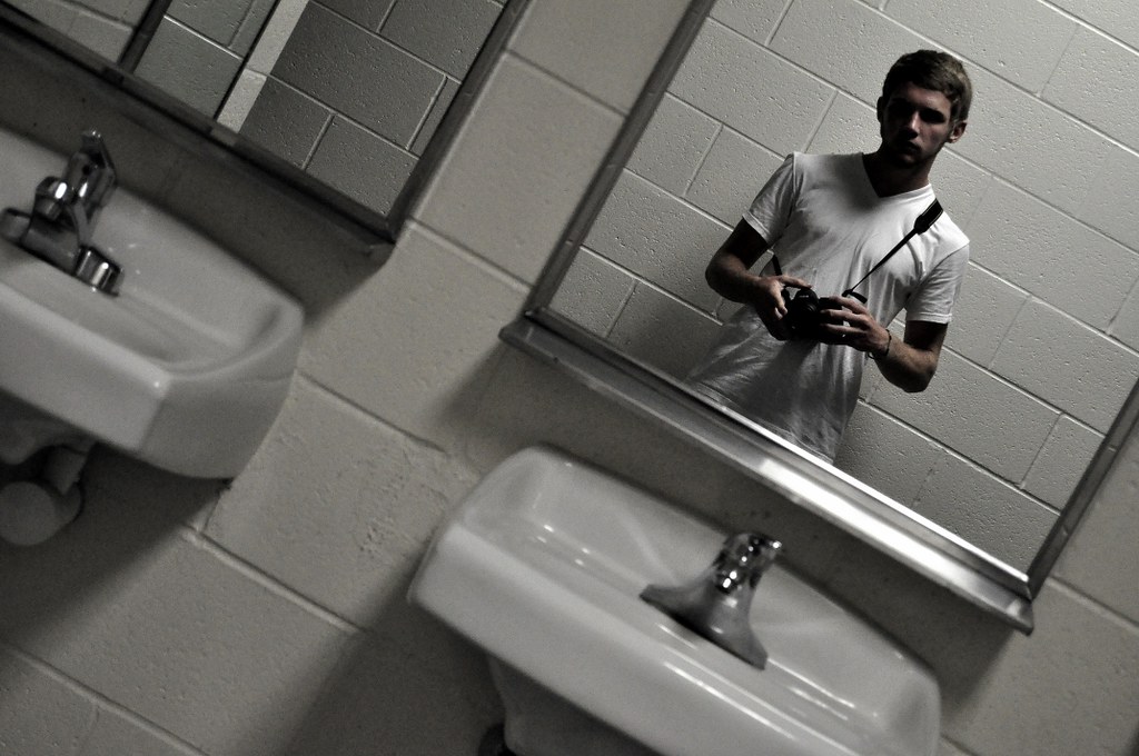 dijmarescu iulian recommends hidden camera in public bathroom pic