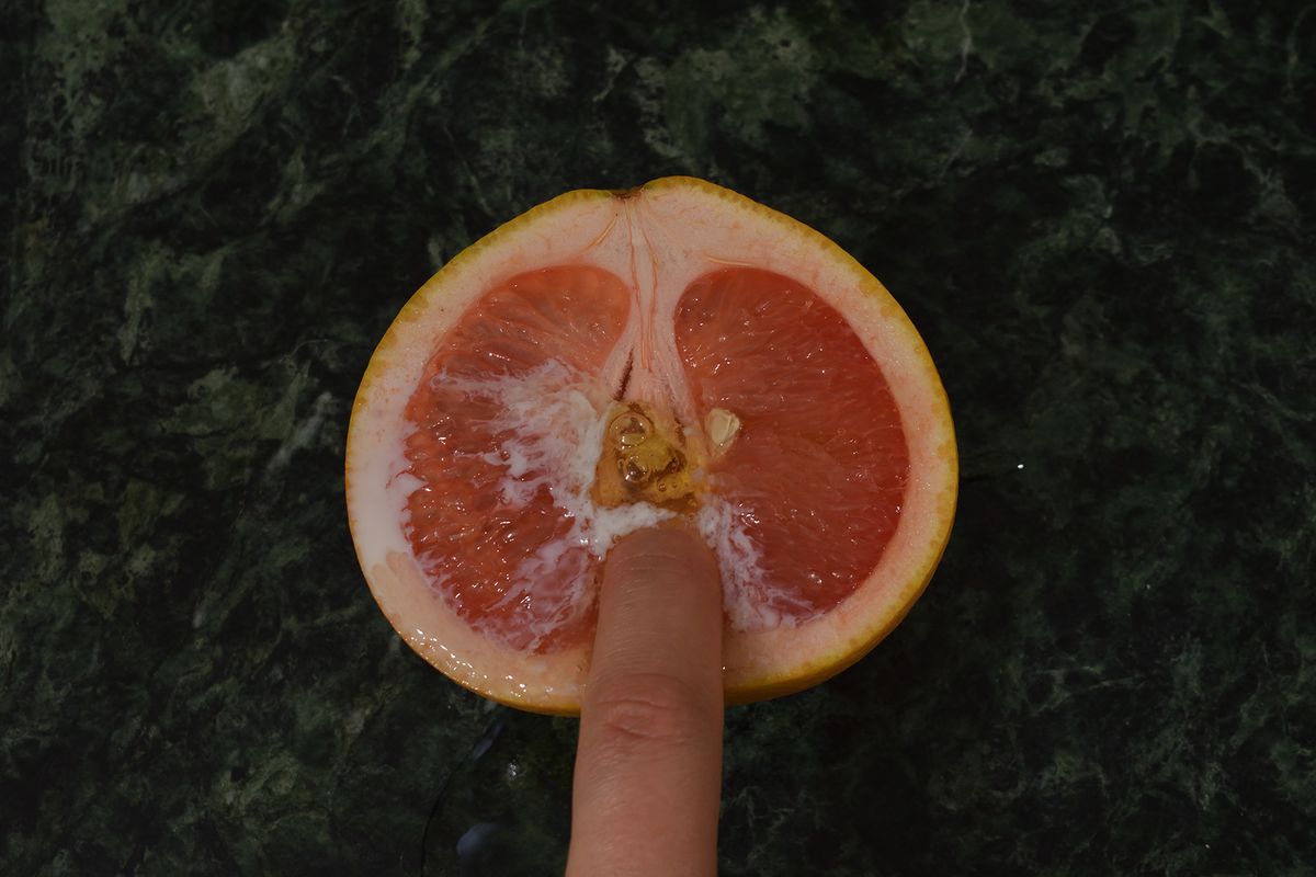 guy fucking a fruit