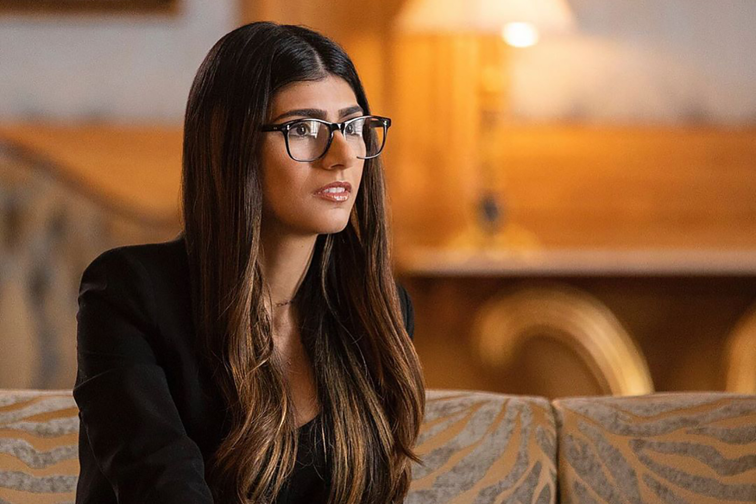 christoph timm recommends mia khalifa bang bus pic