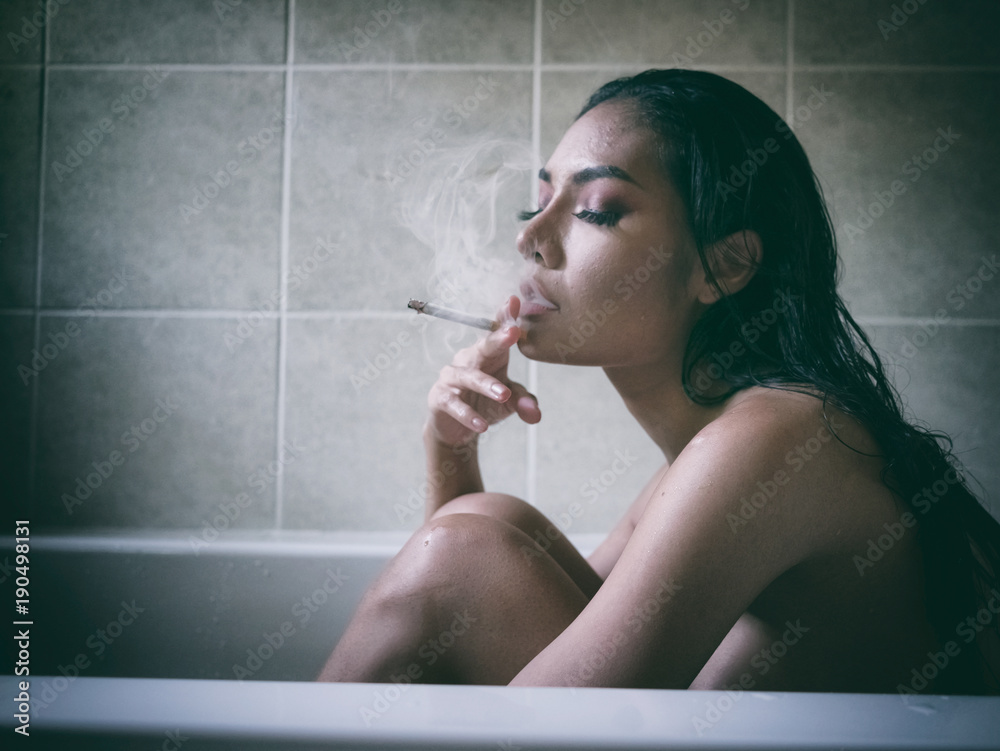 Women Smoking Nude part sub