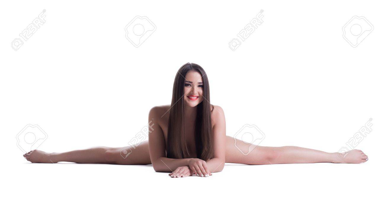 cecilia yuan share naked women doing splits photos