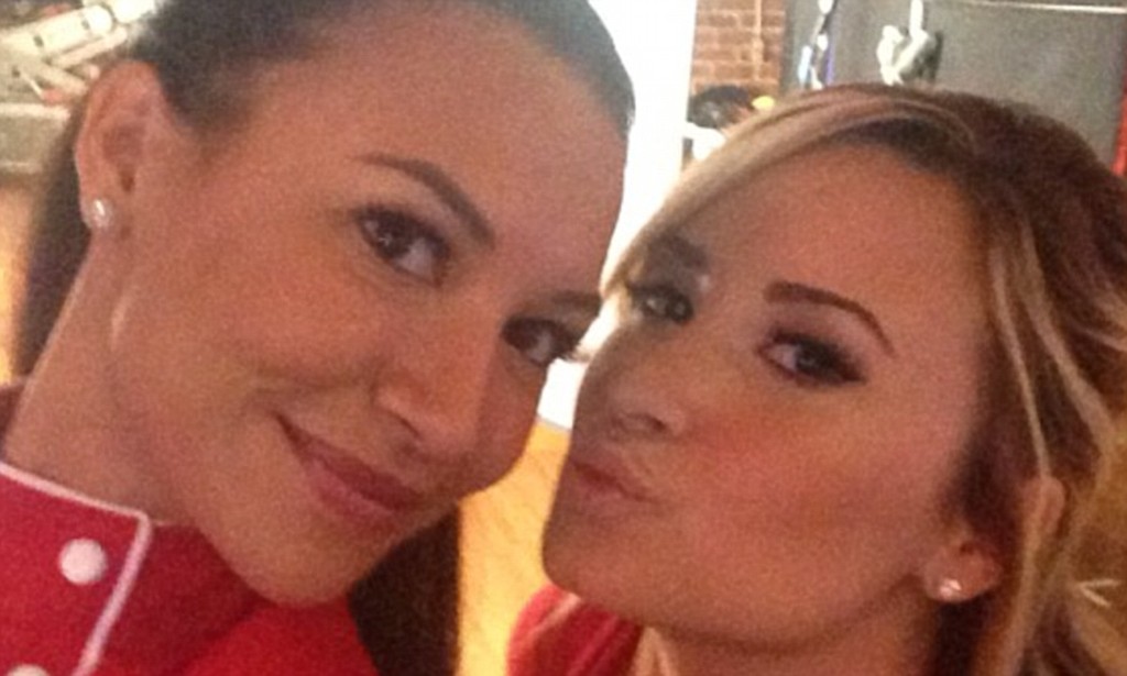 arabella moore recommends demi lovato lesbian kiss pic