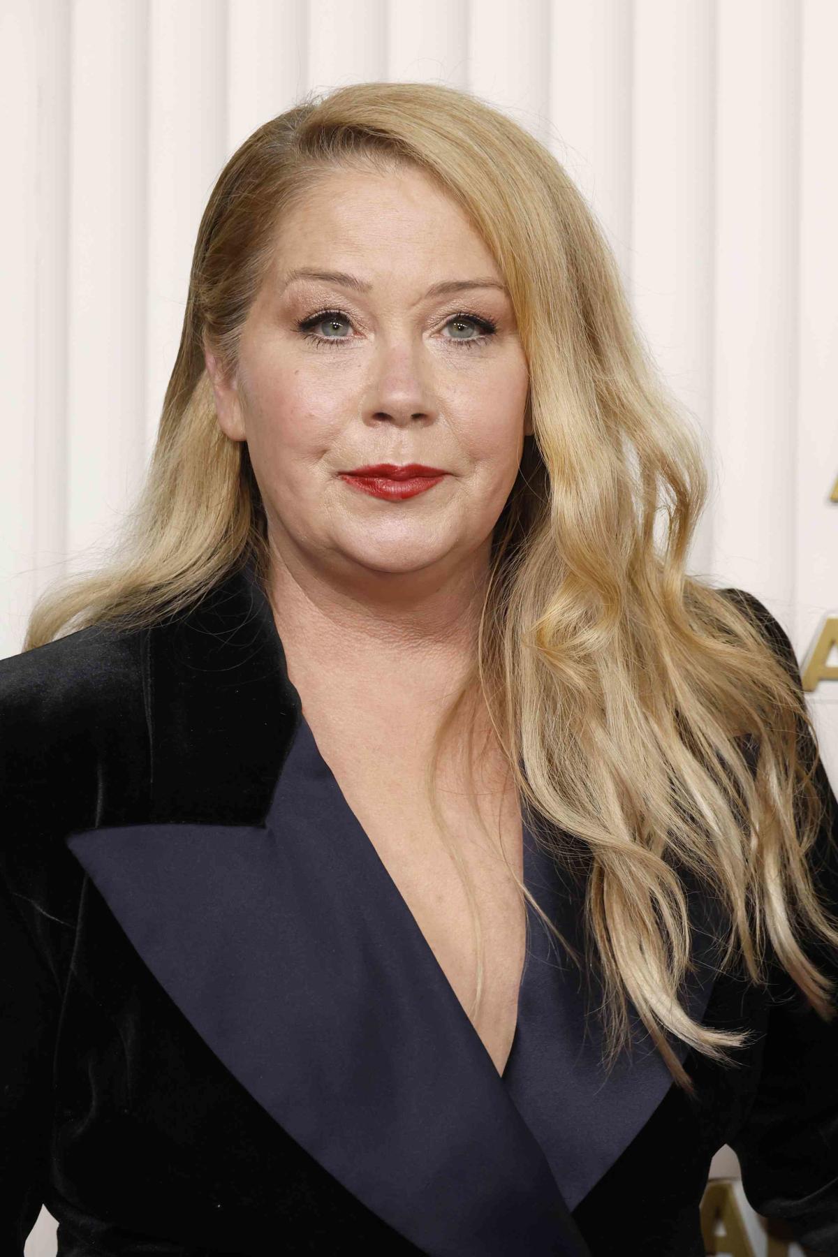 christine gepp recommends Christina Applegate No Bra