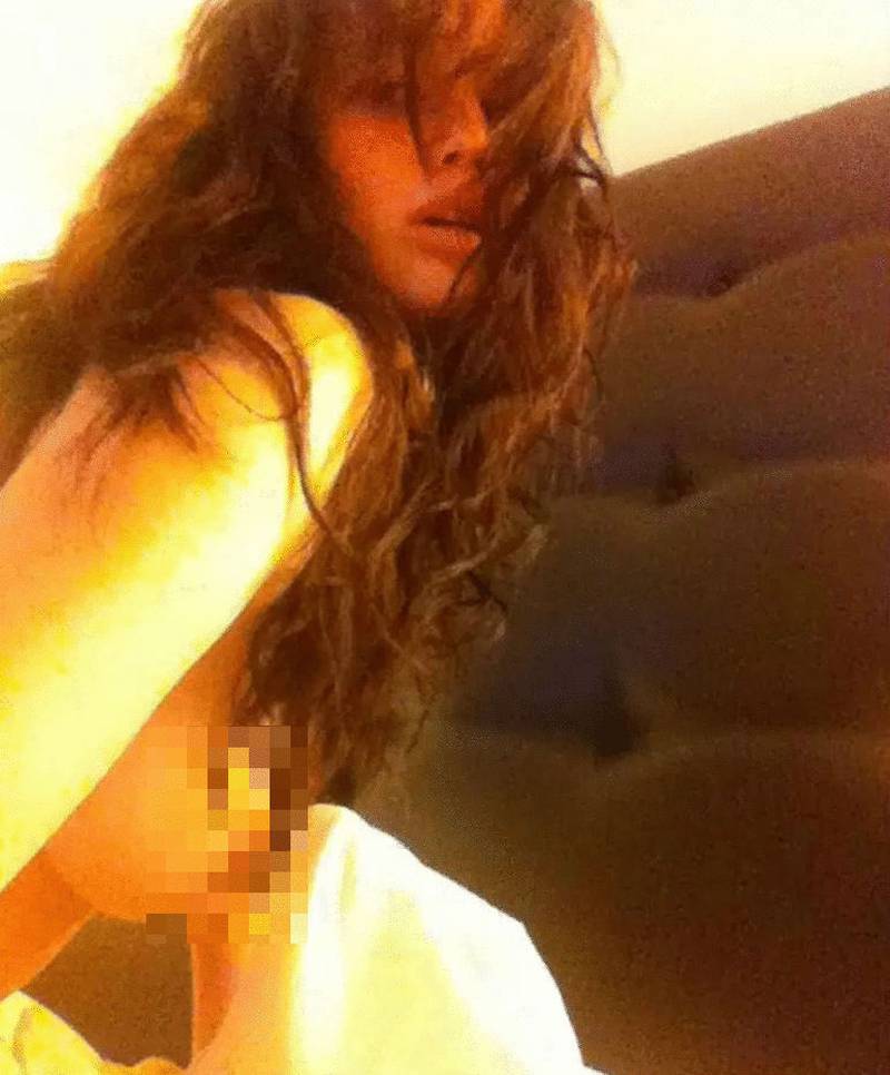 brian biglin recommends jennifer lawrence desnuda pic