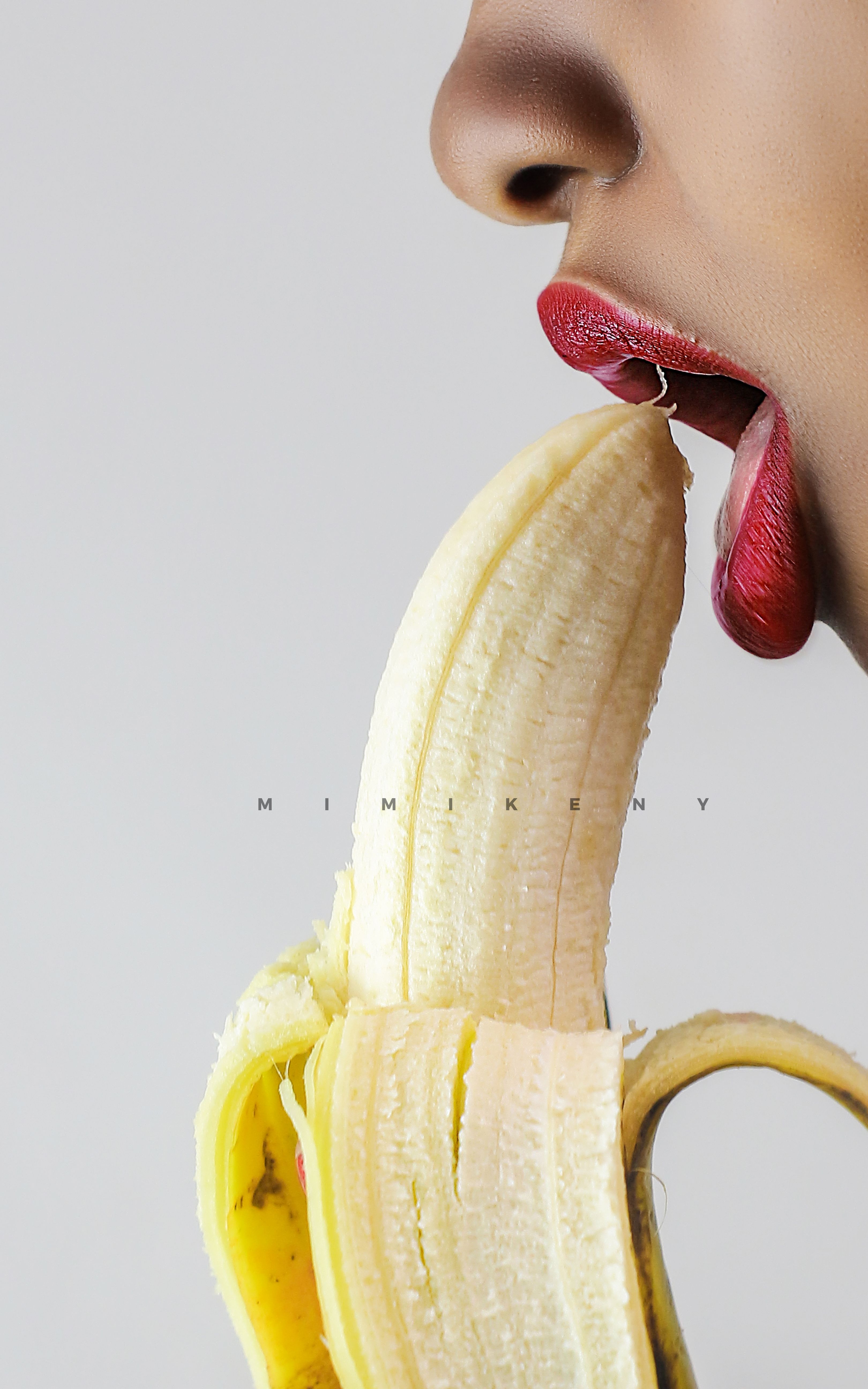 arcega arcegas recommends Girl Sucking On Banana