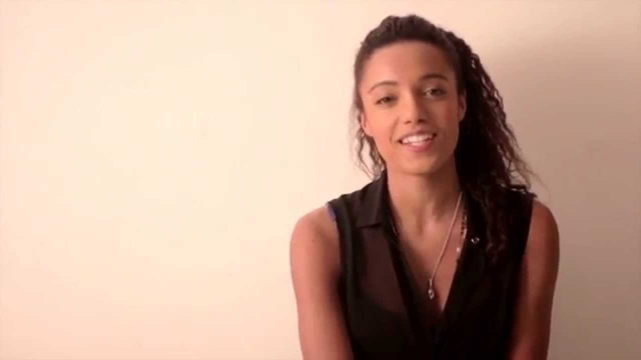 annabelle williams recommends maisie richardson sellers bikini pic