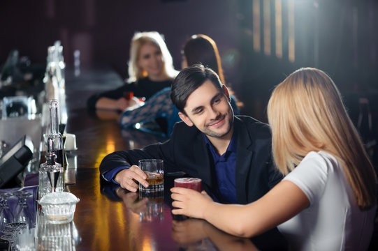 andy marchant recommends Wife Flirts In Bar