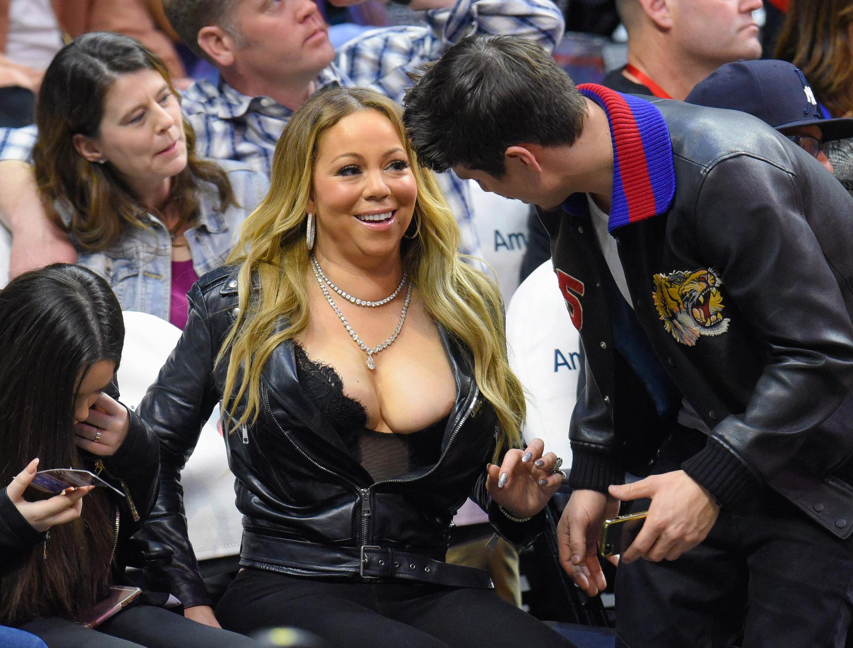 Mariah Carey Shows Boobs goddess porn