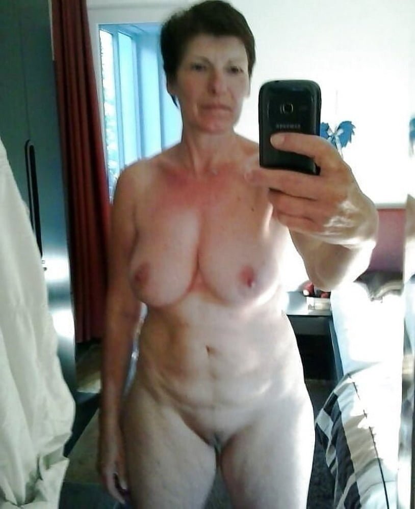 Amateur Older Women Nude bangs porn