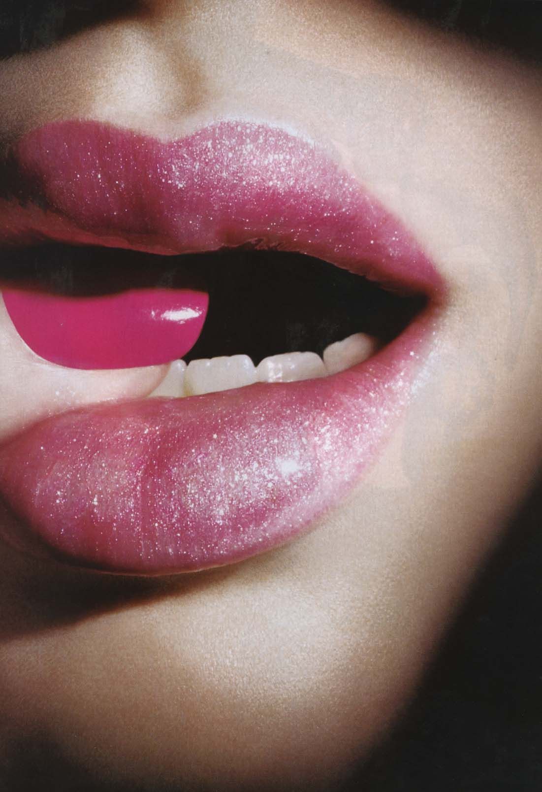 ashleigh zeigler recommends Sexy Lip Bite