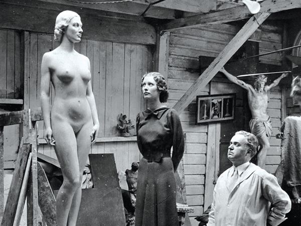 Vintage Nude Beauty Contest erotic choking