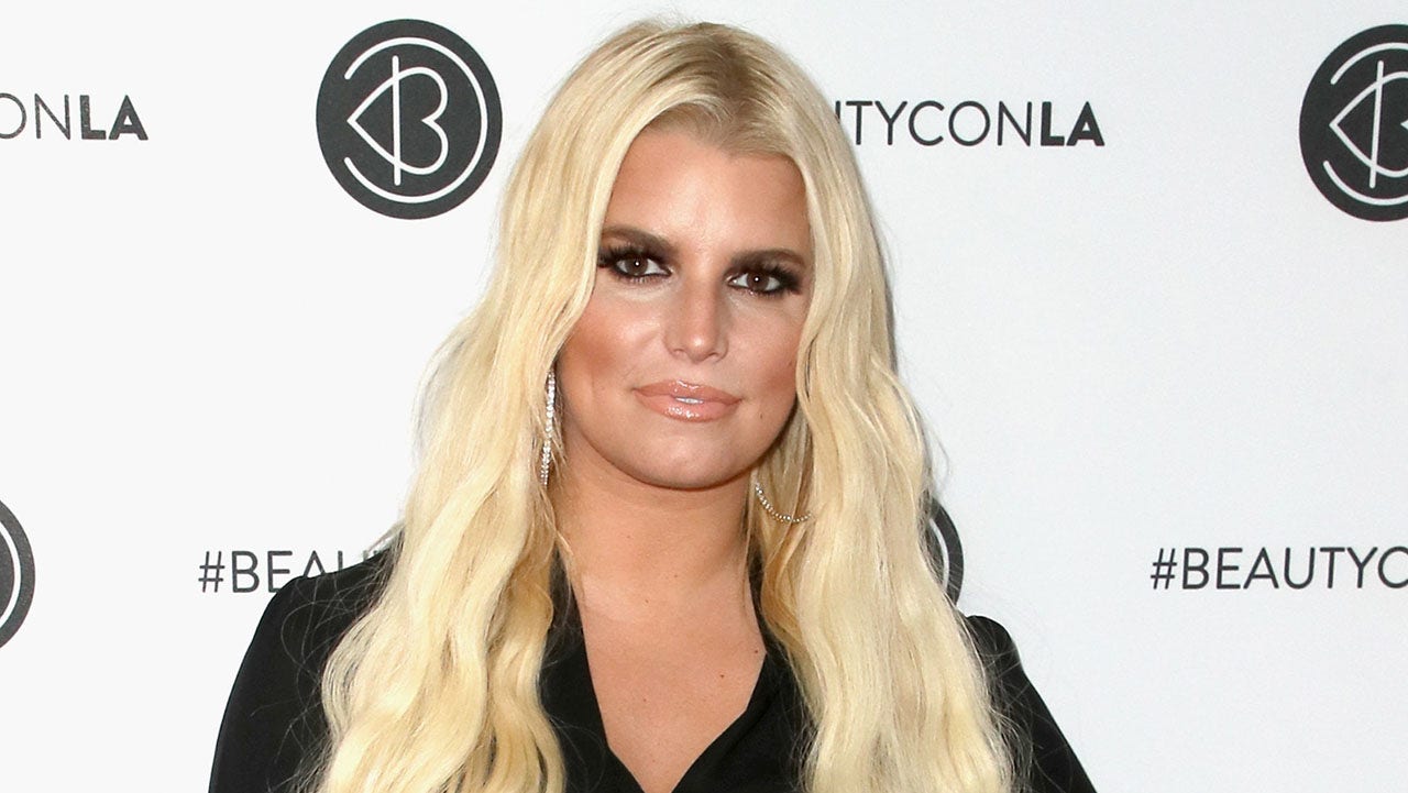 dave gowdy share jessica simpson hot video photos