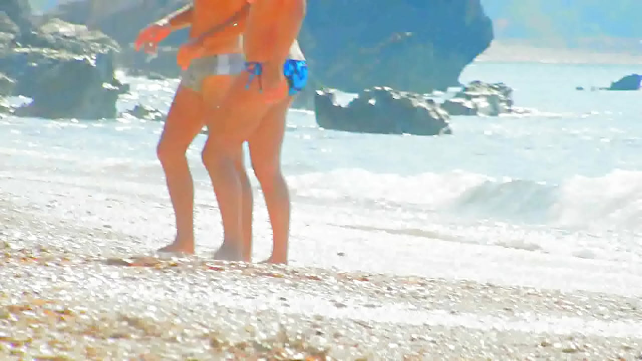 ashlee callahan recommends Spy Gf On Beach Videos Porn