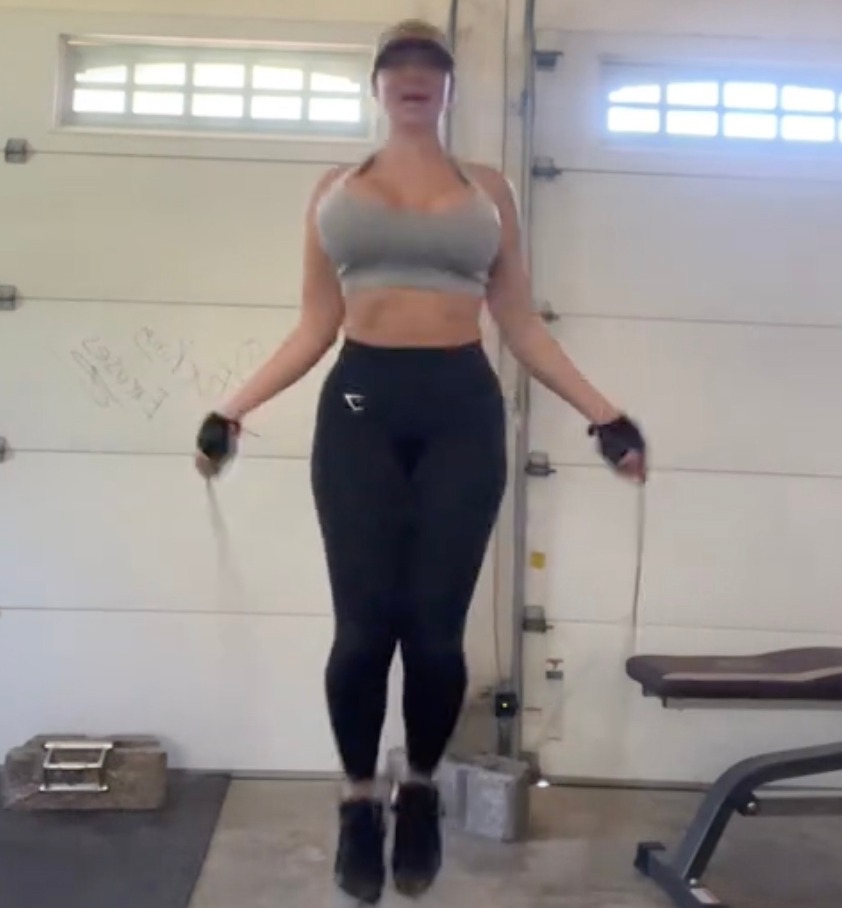 donna zeng recommends Big Tits Jump Rope