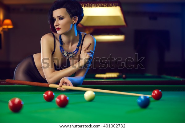donna friel recommends Sexy Women Playing Pool
