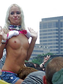 claire durand recommends Flashing Tits At Concerts