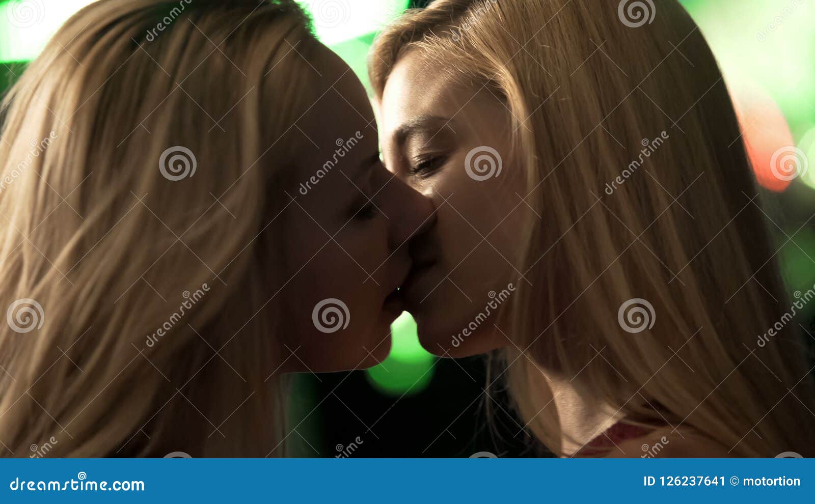 christina schriver add drunk teen lesbian sex photo