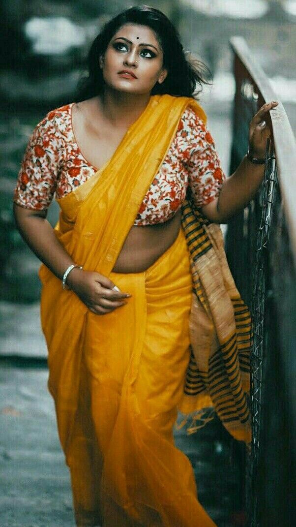 aditya kandoi recommends hot women in saree pic