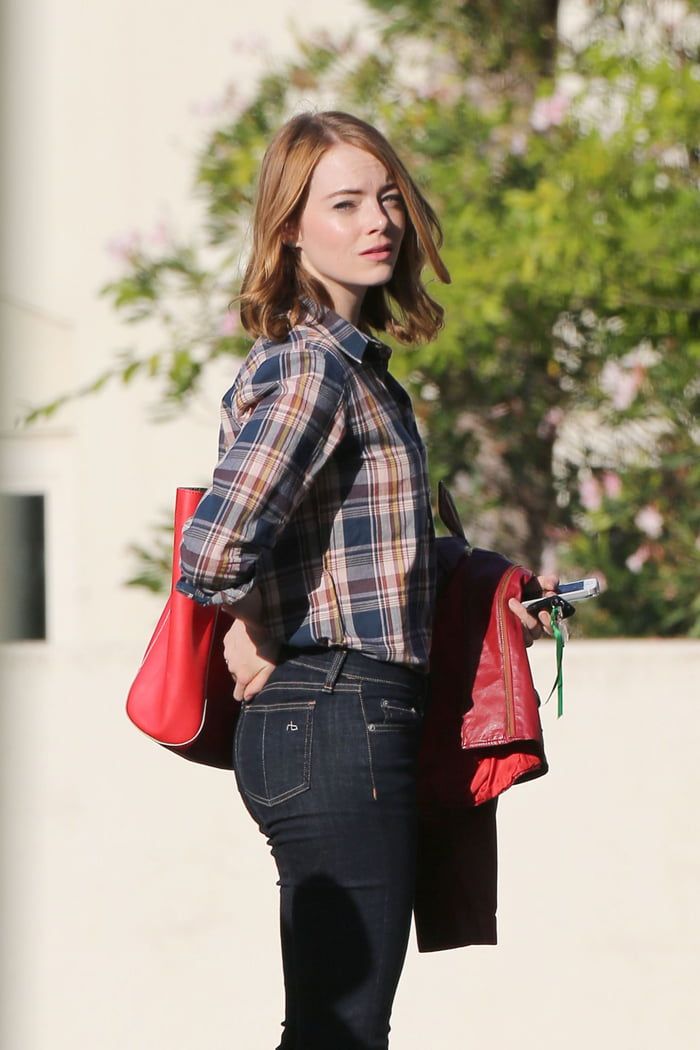 andrew knaggs recommends Emma Stone Butt