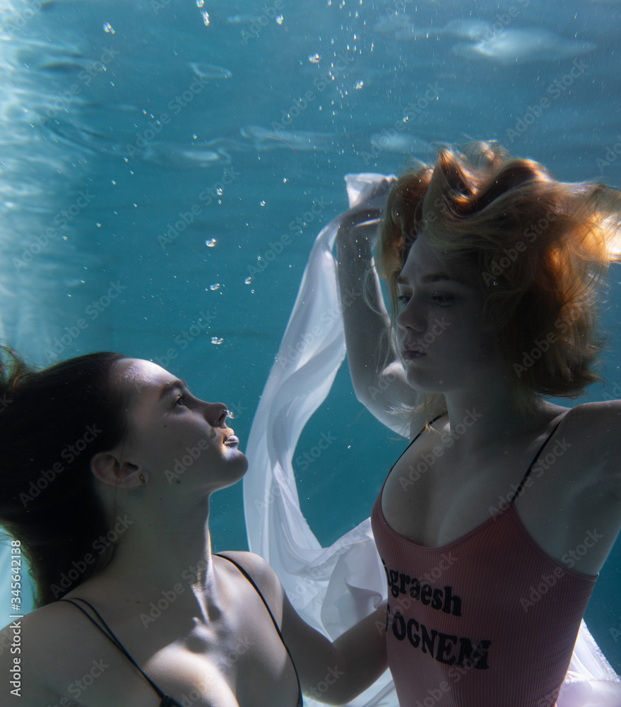 dany desjardins share girls having sex under water photos