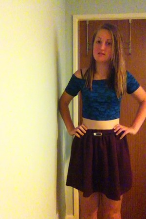 daniel beitz add my skirt is too short photo