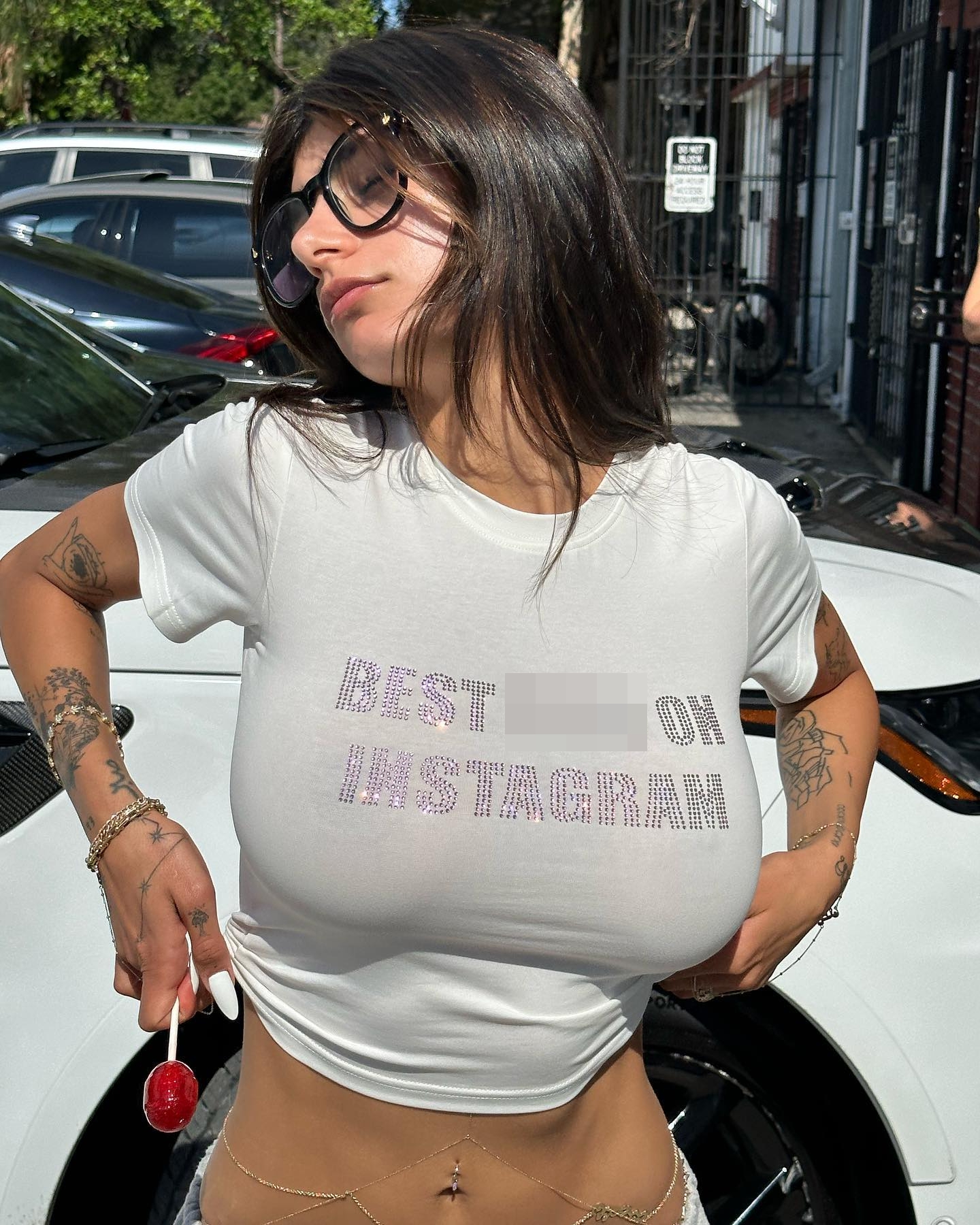 deborah spiegel recommends Mia Khalifa Pink Shirt