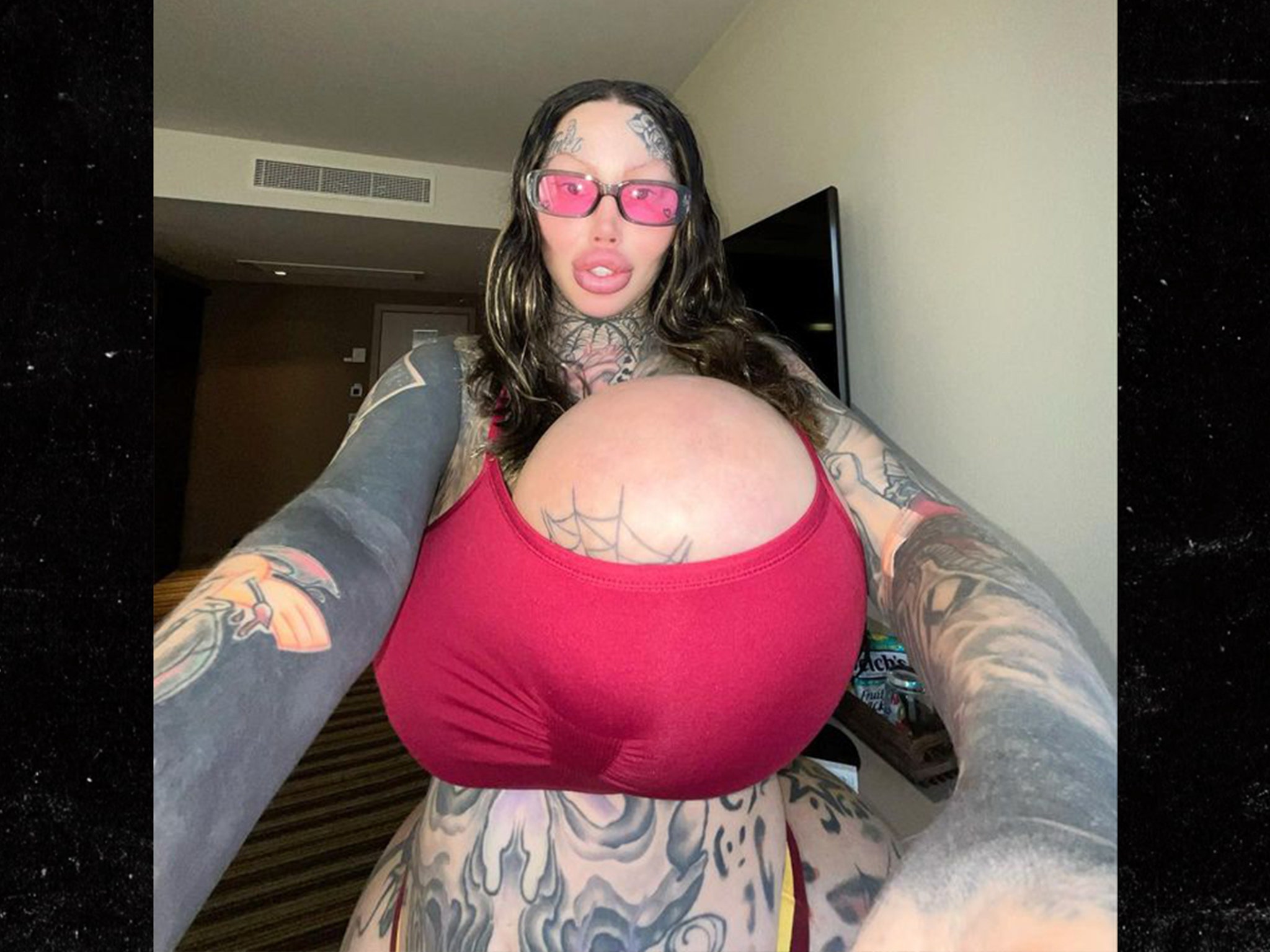 big tits pink world
