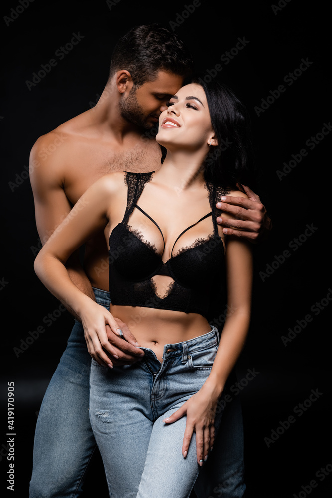 awale share sexy women kissing men photos