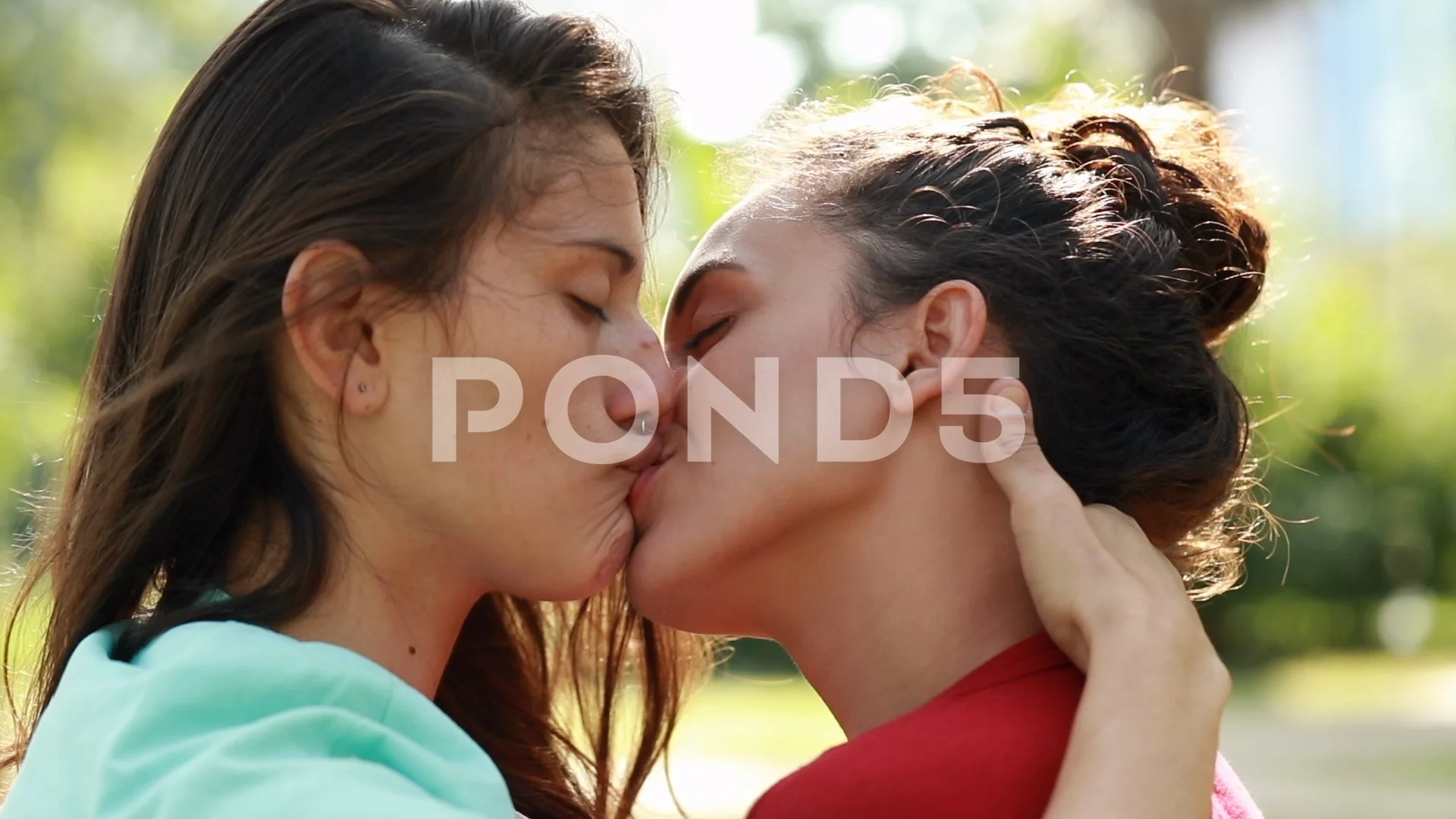 cheryl ann walter recommends lesbians making out hd pic