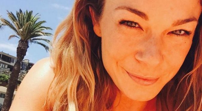 Leann Rimes Nipple Slip com dc