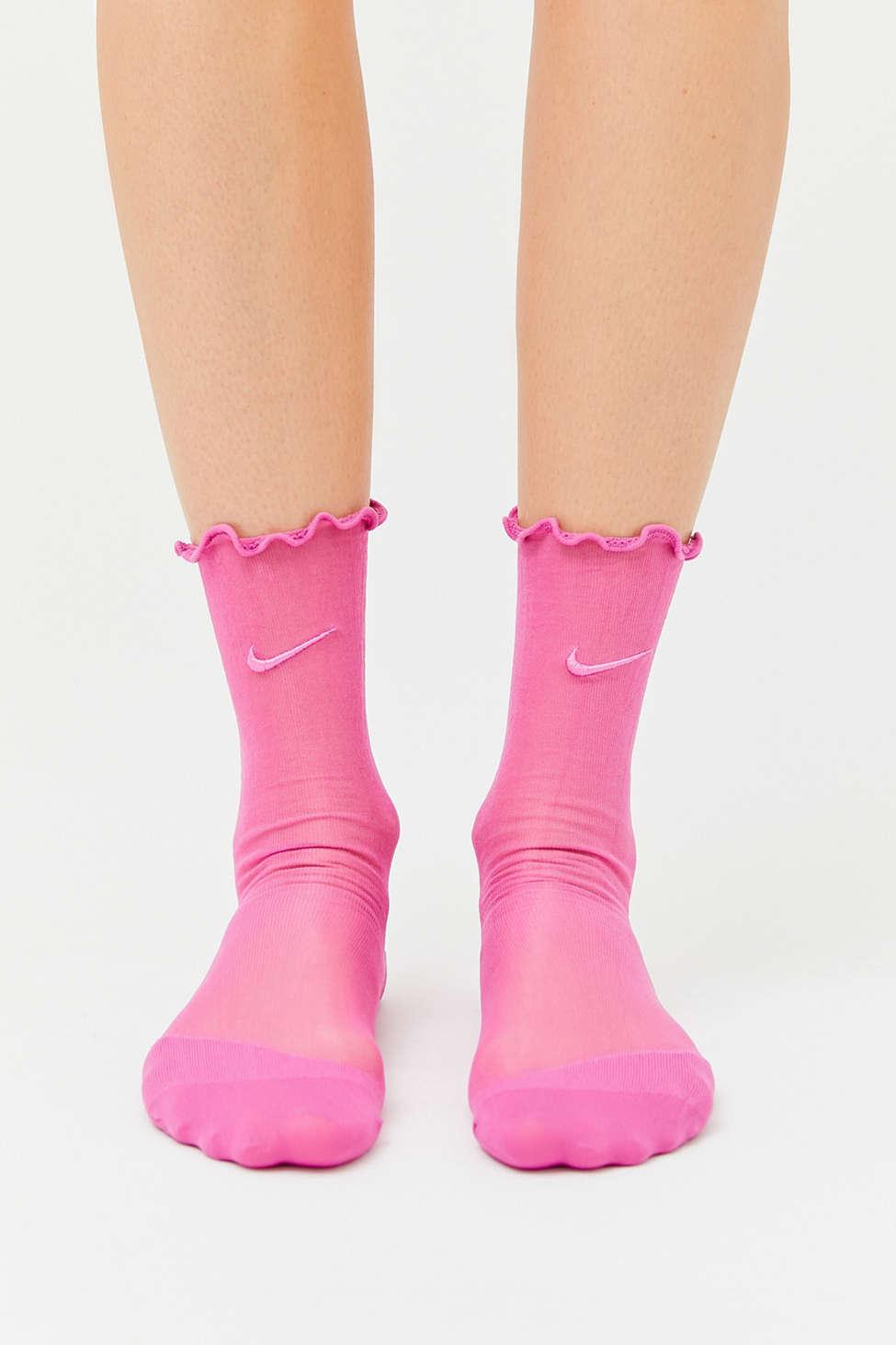 atakan dogan add pink nike ankle socks photo