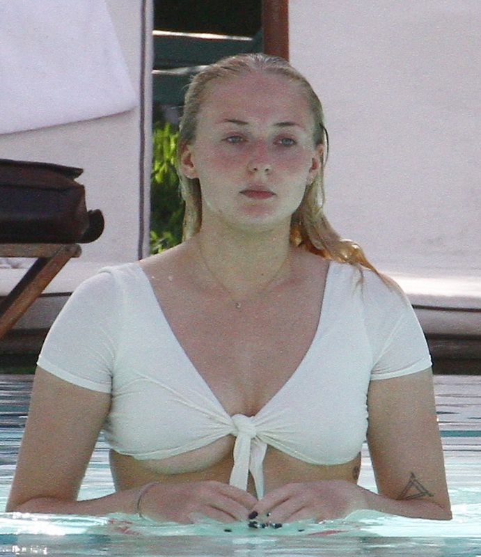 angel jaquez recommends sophie turner nip slip pic